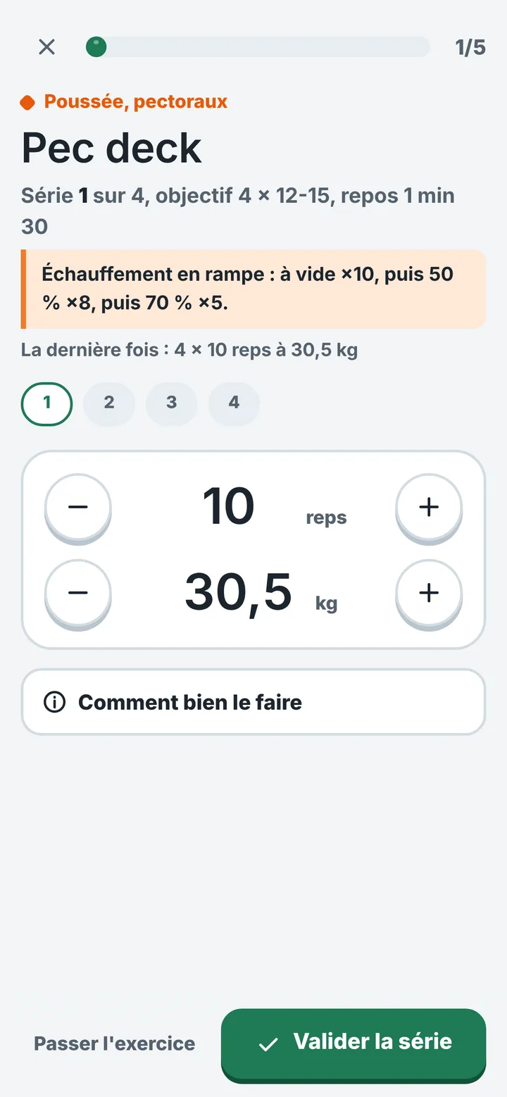 Séance en cours dans Cabri : pec deck, série 1 sur 4, la dernière performance rappelée et les réglages de répétitions et de charge.